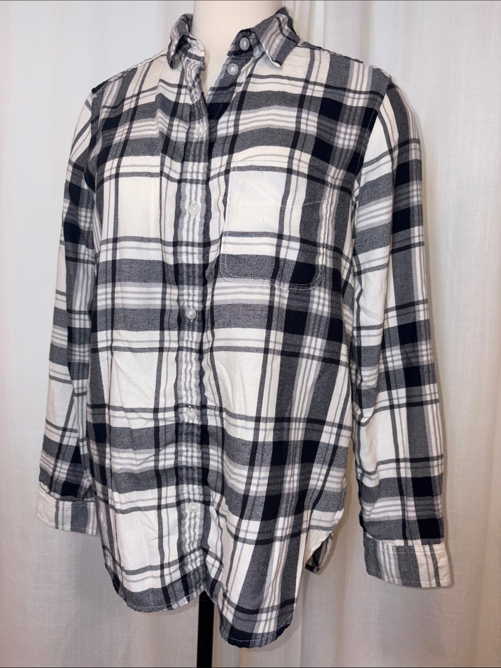 A&E "Ahh-mazingly Soft" Boyfriend B&W Plaid Button-Up